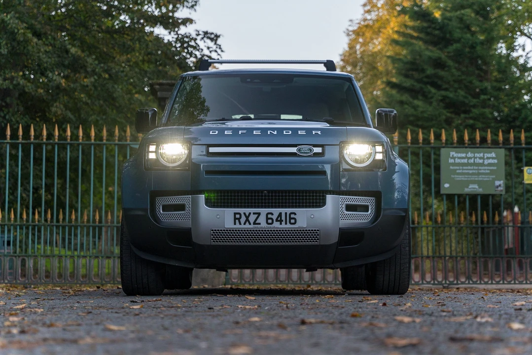 2020 Land Rover Defender L663 - Image 11 of 31