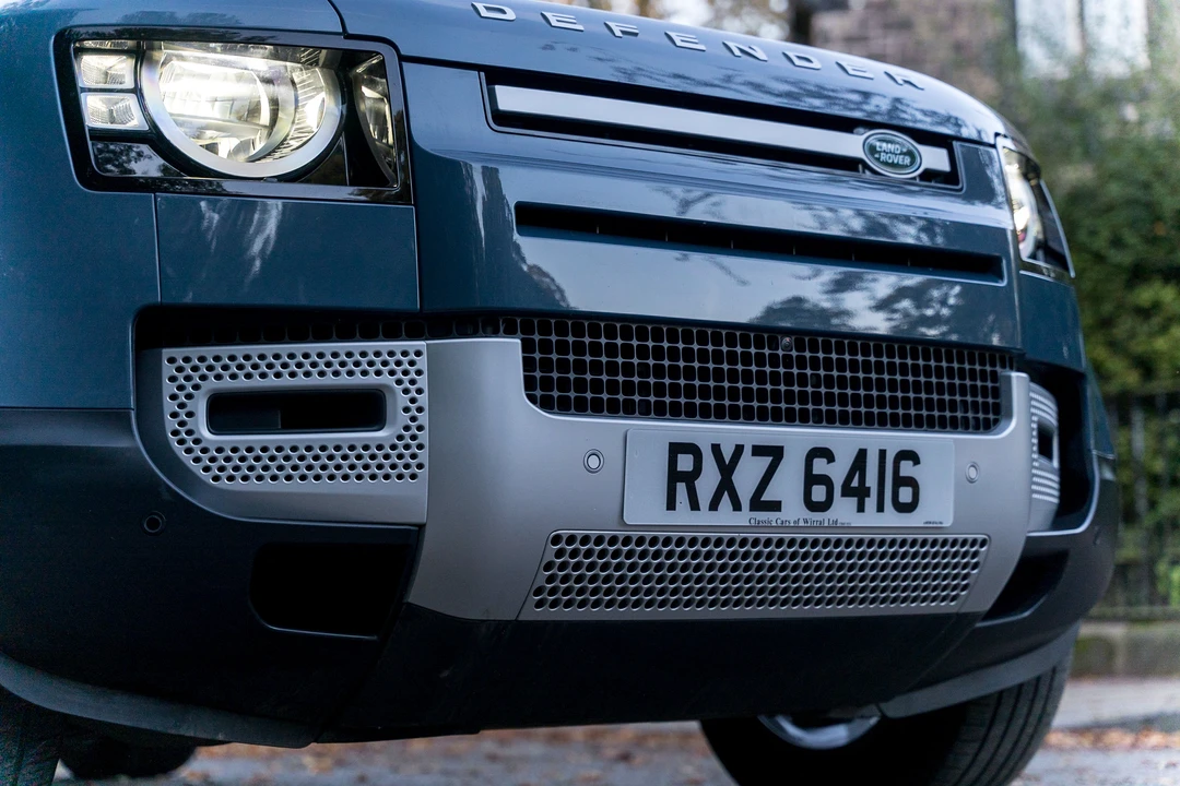2020 Land Rover Defender L663 - Image 23 of 31
