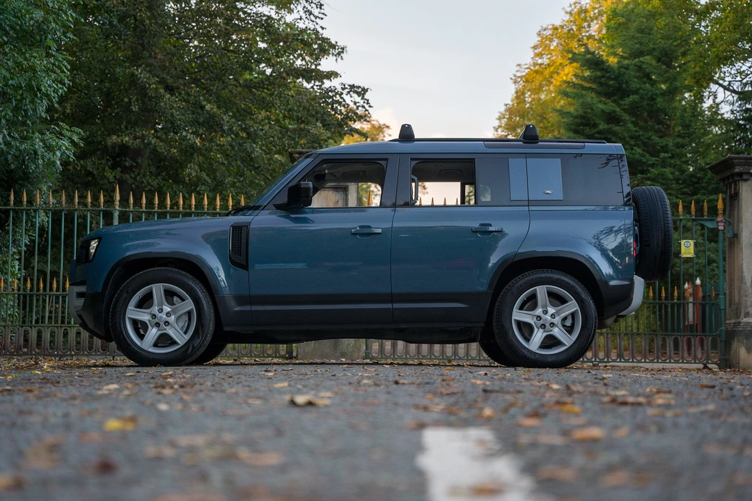 2020 Land Rover Defender L663 - Image 5 of 31