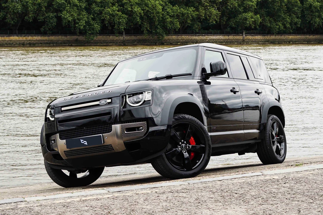 2020 Land Rover Defender L663 - Image 2 of 31