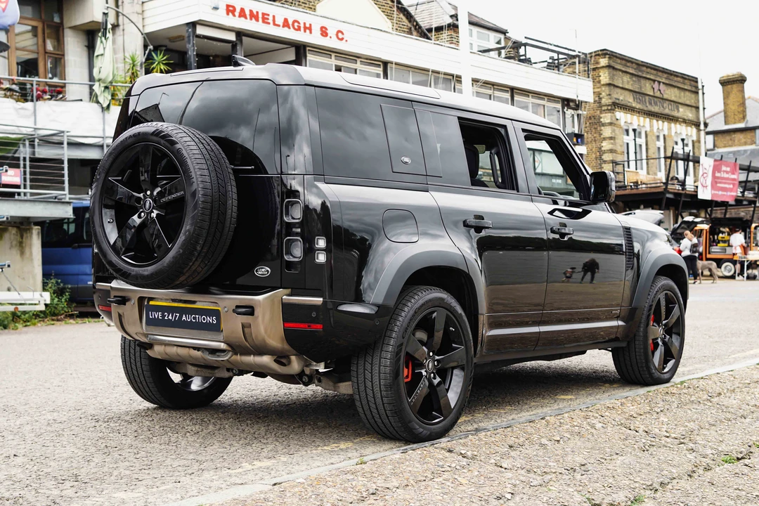2020 Land Rover Defender L663 - Image 7 of 31