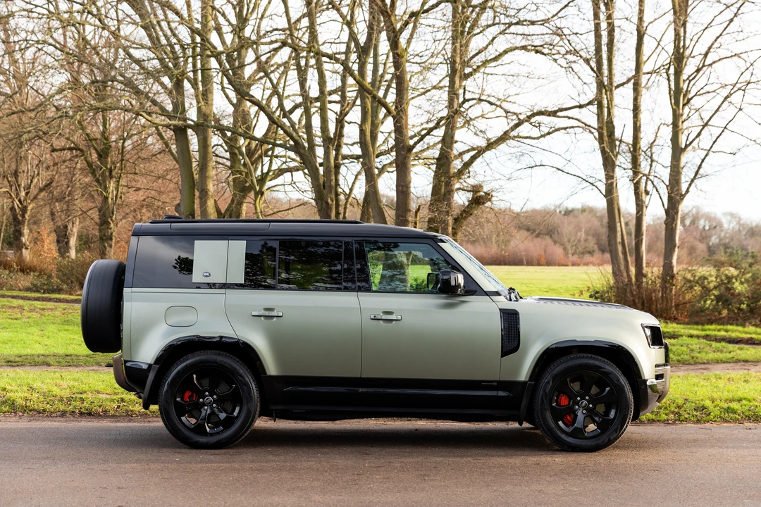 2020 Land Rover Defender L663 - Image 9 of 31