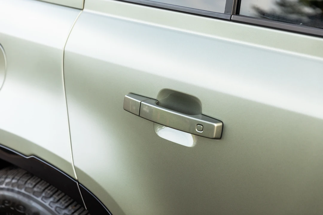 2020 Land Rover Defender L663 - Image 28 of 31