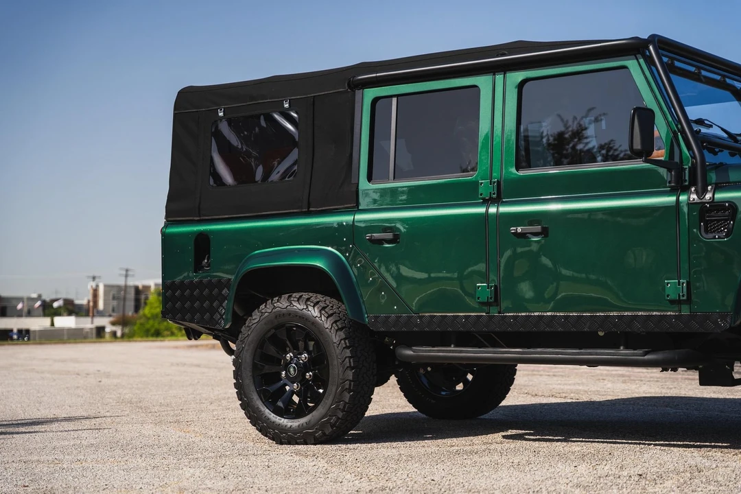 2020 Land Rover Defender L663 - Image 10 of 31
