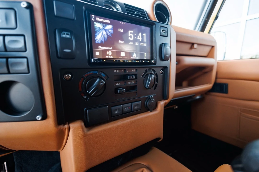 2020 Land Rover Defender L663 - Image 20 of 31