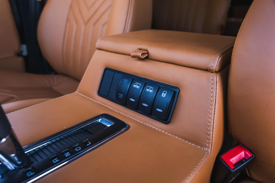 2020 Land Rover Defender L663 - Image 23 of 31