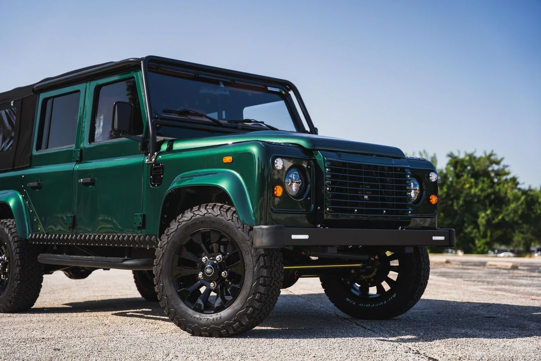 2020 Land Rover Defender L663 - Image 4 of 31
