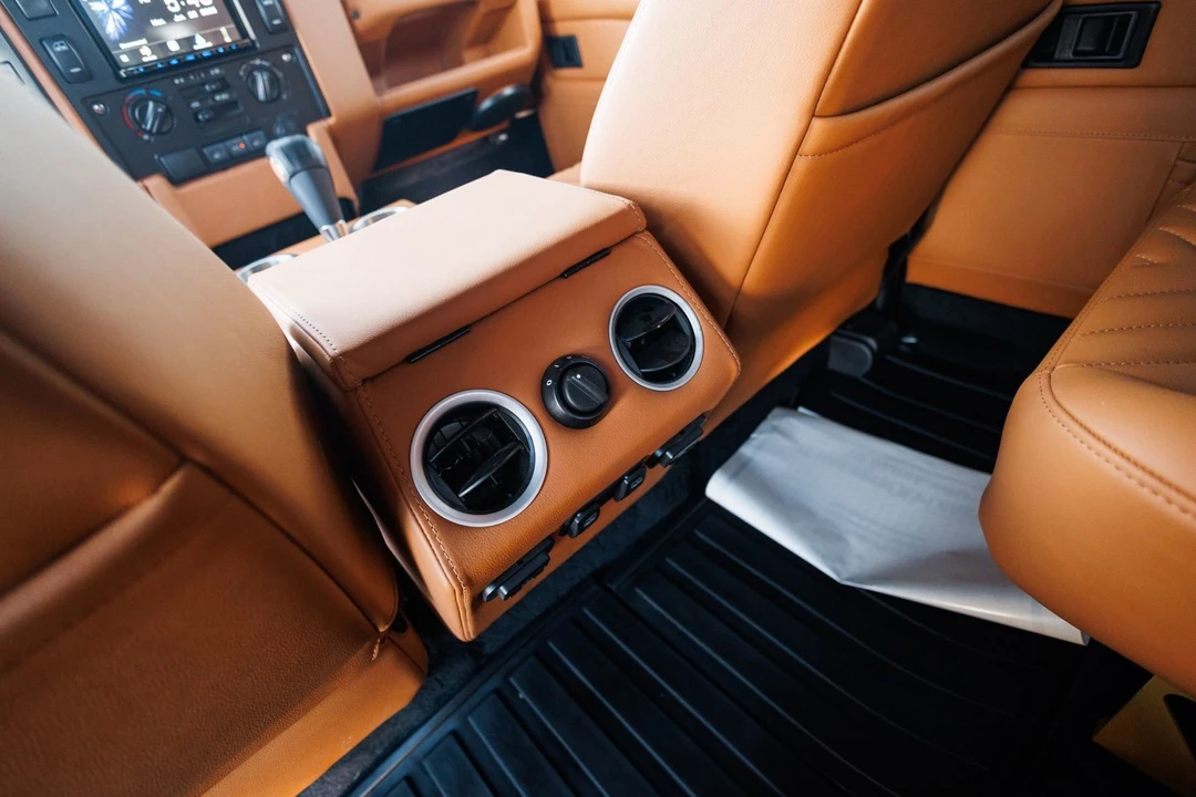 2020 Land Rover Defender L663 - Image 17 of 31