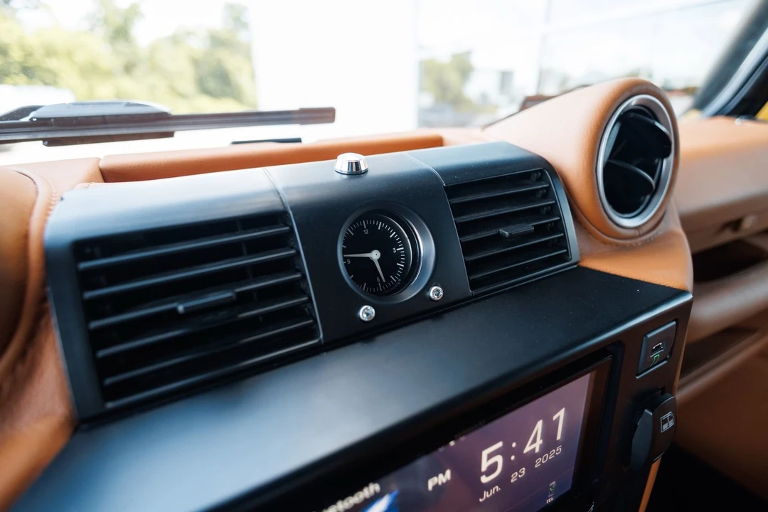 2020 Land Rover Defender L663 - Image 25 of 31