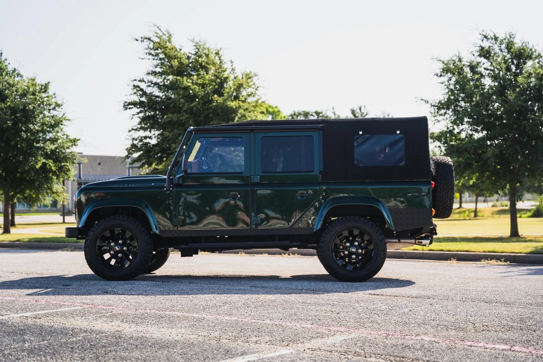 2020 Land Rover Defender L663 - Image 8 of 31