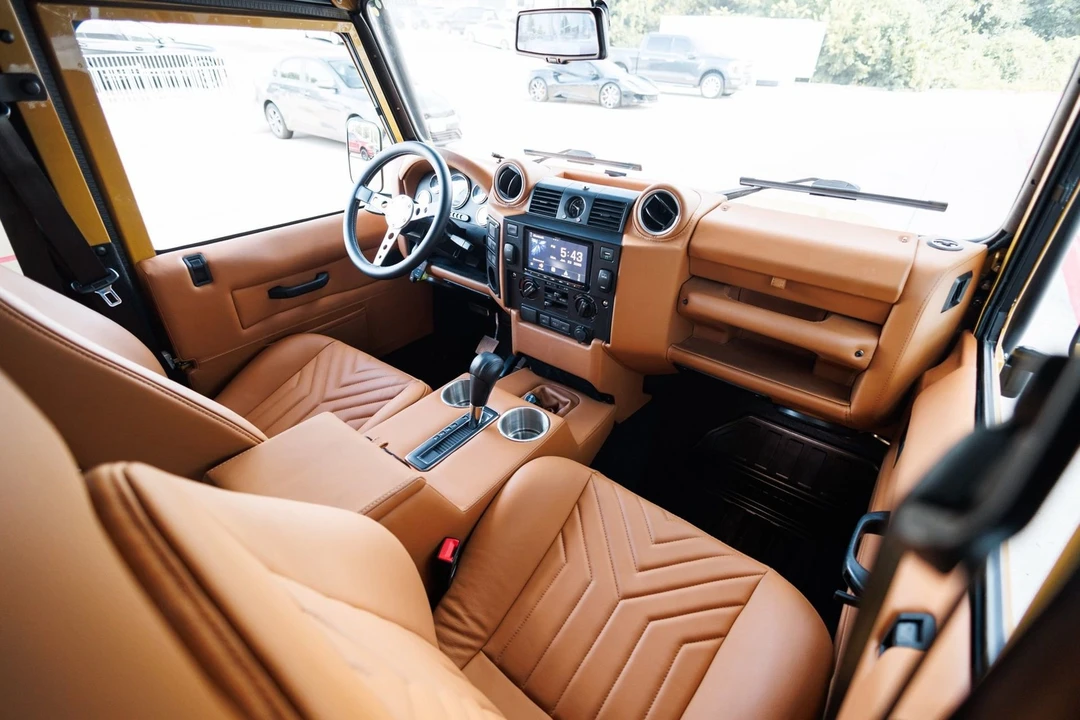 2020 Land Rover Defender L663 - Image 13 of 31