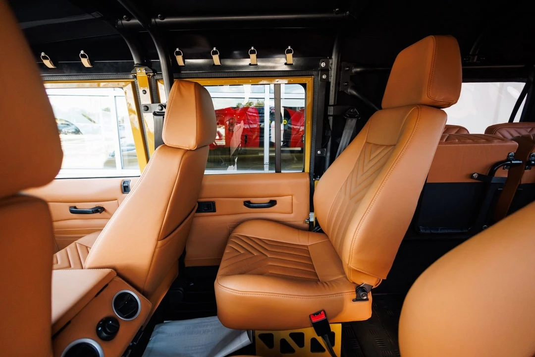 2020 Land Rover Defender 110 - Image 10 of 31