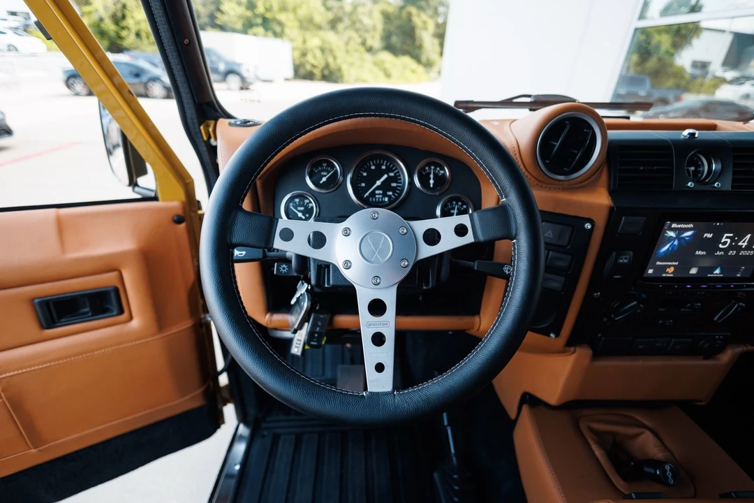 2020 Land Rover Defender 110 - Image 22 of 31