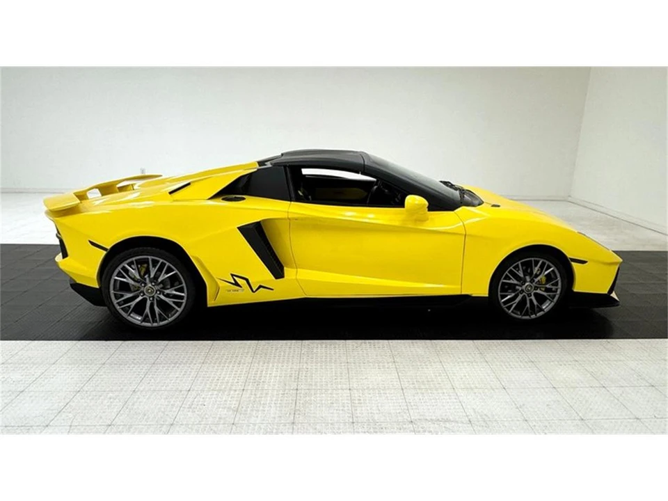 2020 Lamborghini Aventador S LP740-4 - Image 9 of 31
