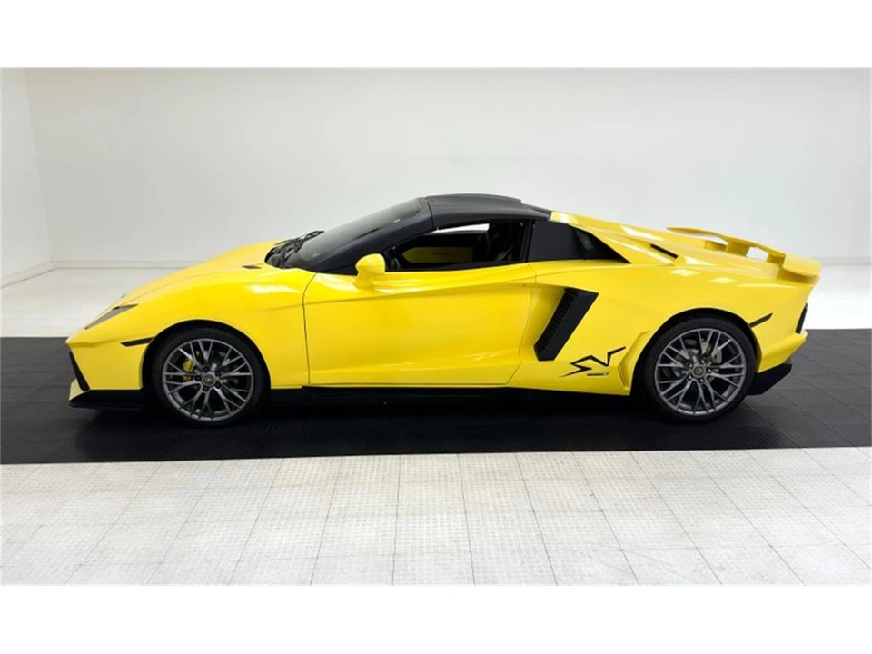 2020 Lamborghini Aventador S LP740-4 - Image 3 of 31