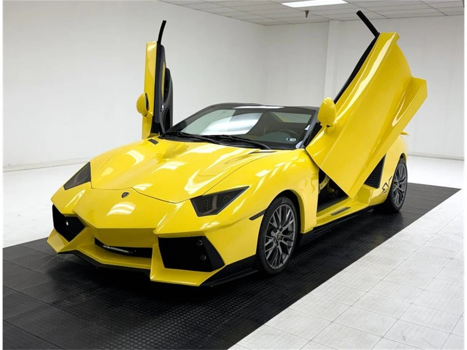 2020 Lamborghini Aventador S LP740-4 - Image 2 of 31