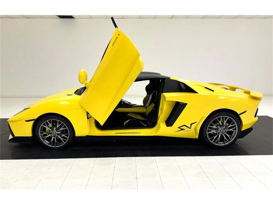 2020 Lamborghini Aventador S LP740-4 - Image 4 of 31