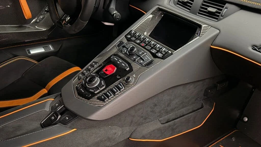 2020 Lamborghini Aventador SVJ LP770-4 - Image 21 of 28