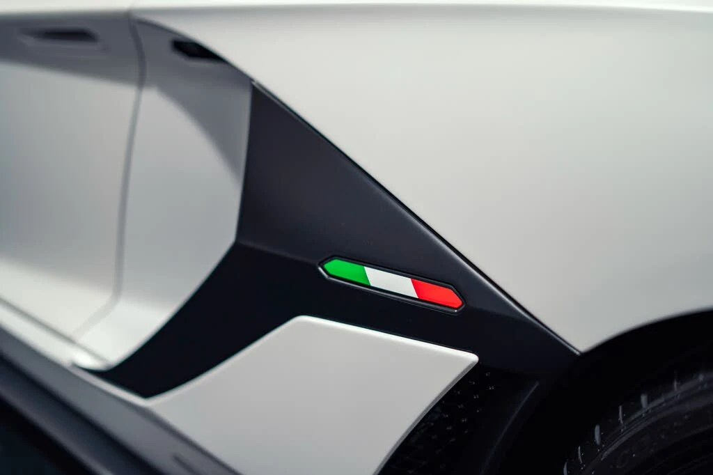 2020 Lamborghini Aventador SVJ LP770-4 - Image 25 of 31
