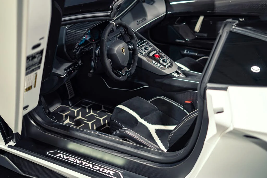 2020 Lamborghini Aventador SVJ LP770-4 - Image 24 of 31