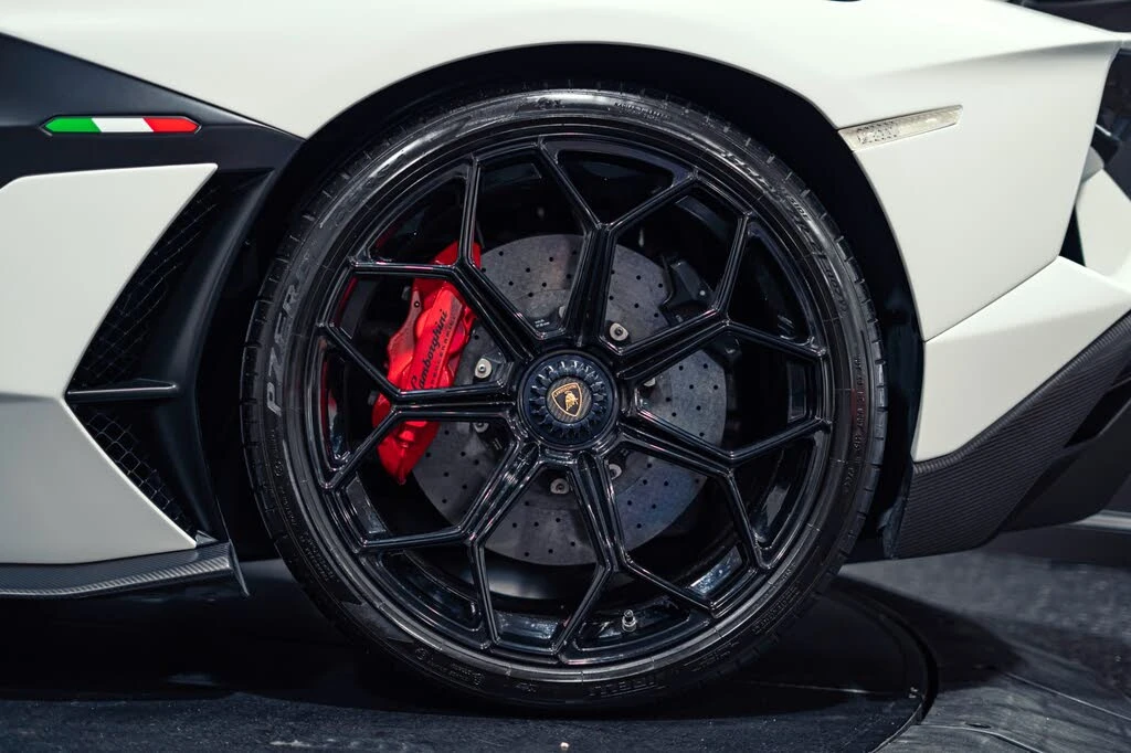 2020 Lamborghini Aventador SVJ LP770-4 - Image 17 of 31