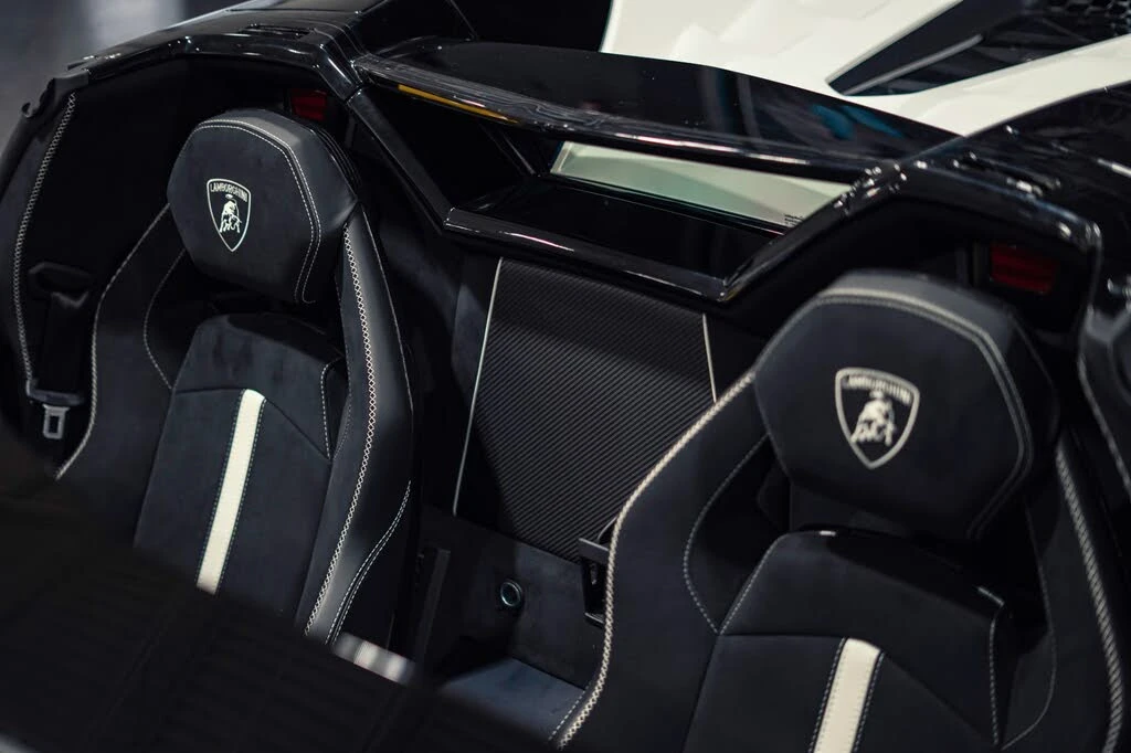 2020 Lamborghini Aventador SVJ LP770-4 - Image 18 of 31