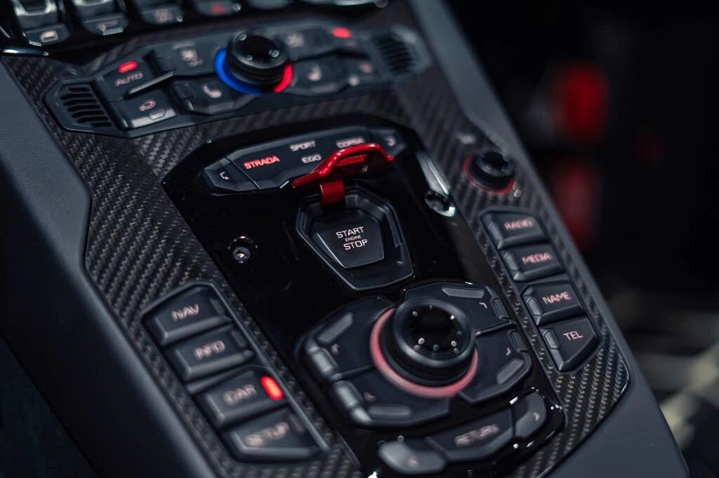 2020 Lamborghini Aventador SVJ LP770-4 - Image 28 of 31