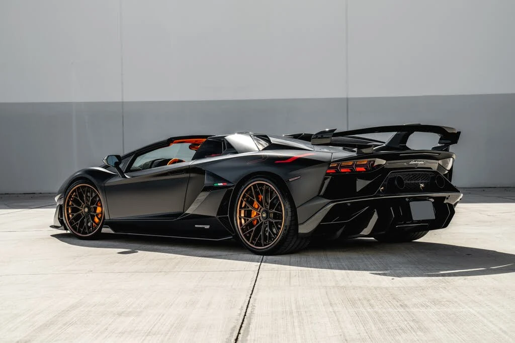 2020 Lamborghini Aventador SVJ LP770-4 - Image 8 of 31