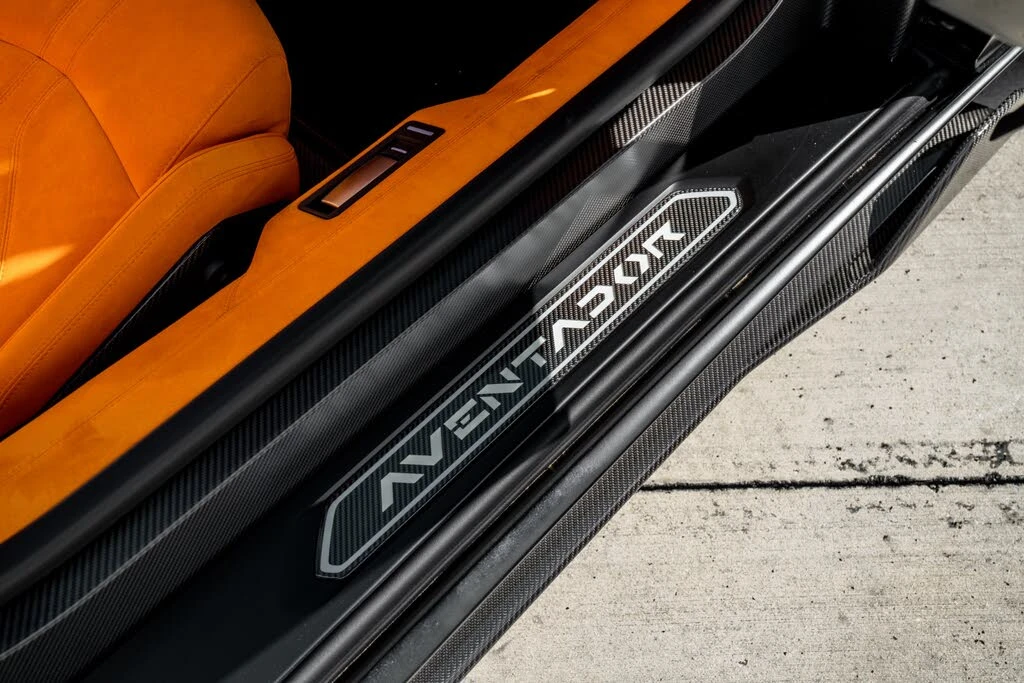 2020 Lamborghini Aventador SVJ LP770-4 - Image 17 of 31
