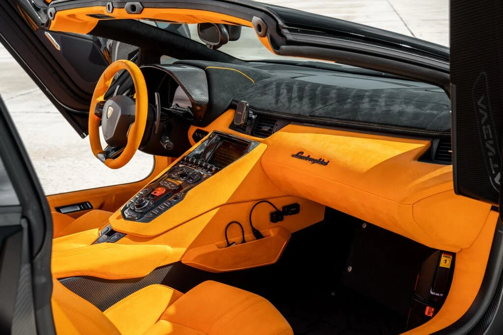 2020 Lamborghini Aventador SVJ LP770-4 - Image 2 of 31