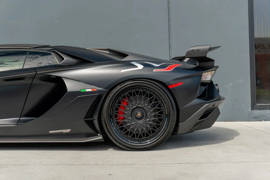 2020 Lamborghini Aventador SVJ LP770-4 - Image 24 of 31