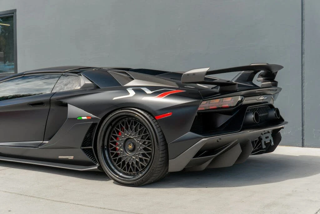 2020 Lamborghini Aventador SVJ LP770-4 - Image 26 of 31