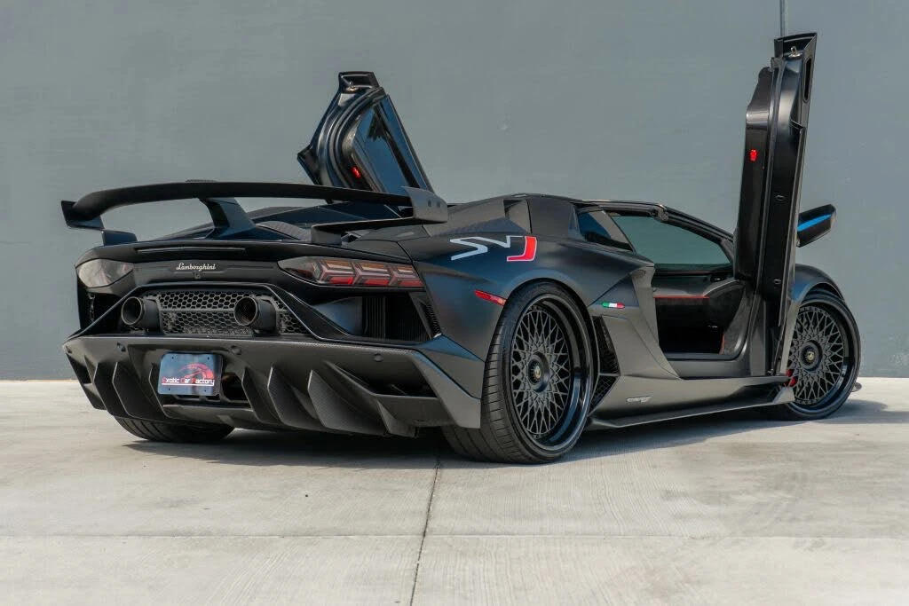 2020 Lamborghini Aventador SVJ LP770-4 - Image 9 of 31