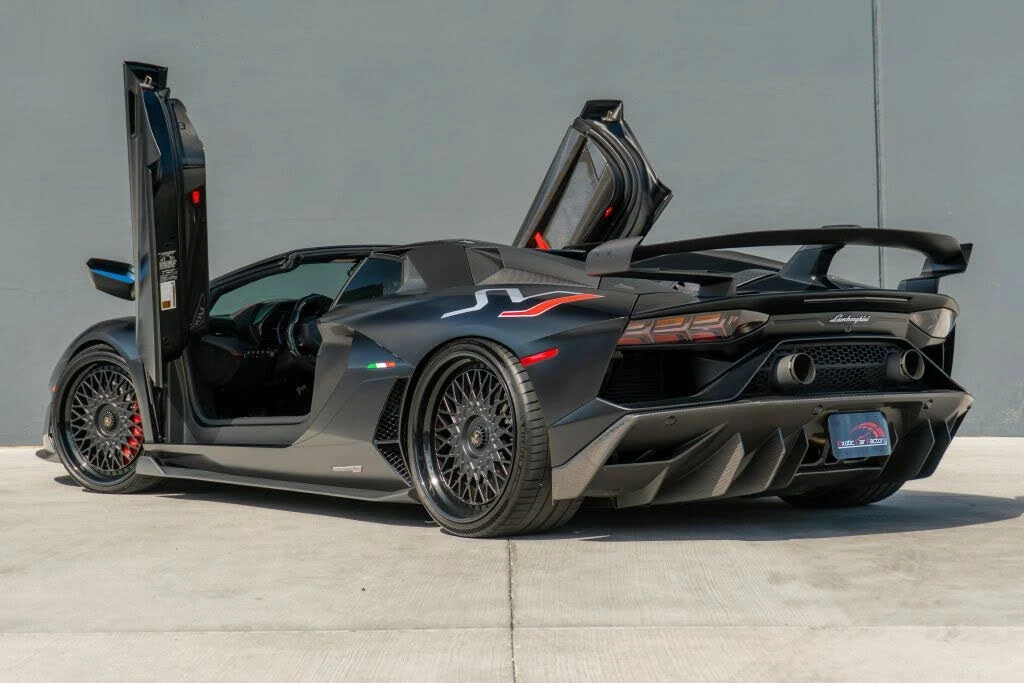 2020 Lamborghini Aventador SVJ LP770-4 - Image 12 of 31