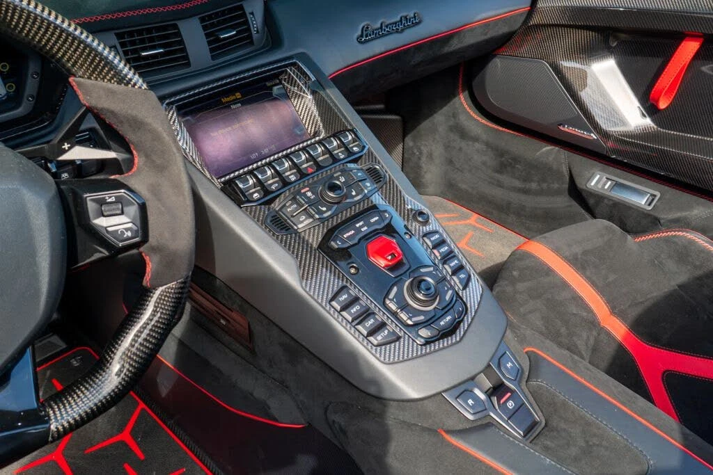 2020 Lamborghini Aventador SVJ LP770-4 - Image 19 of 31