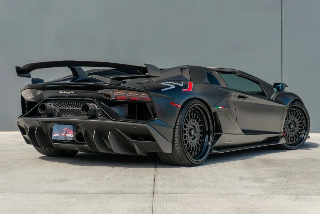 2020 Lamborghini Aventador SVJ LP770-4 - Image 8 of 31