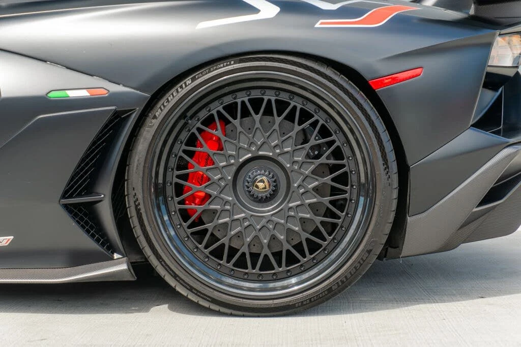 2020 Lamborghini Aventador SVJ LP770-4 - Image 25 of 31
