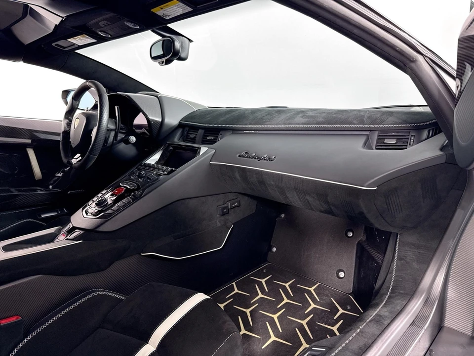 2020 Lamborghini Aventador SVJ LP770-4 Roadster - Image 8 of 31