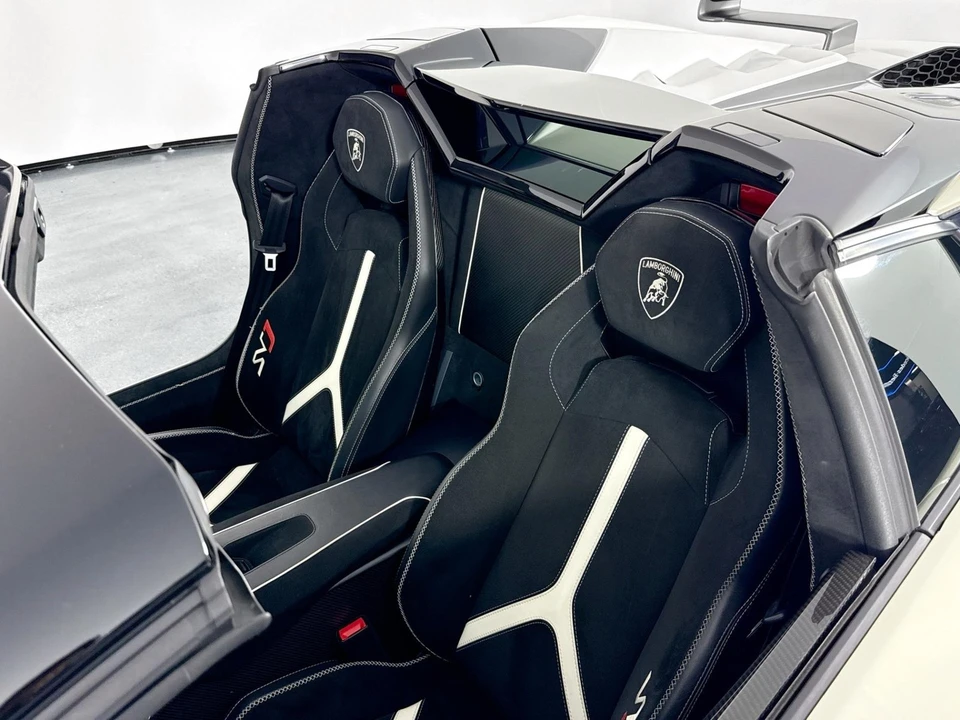 2020 Lamborghini Aventador SVJ LP770-4 Roadster - Image 7 of 31