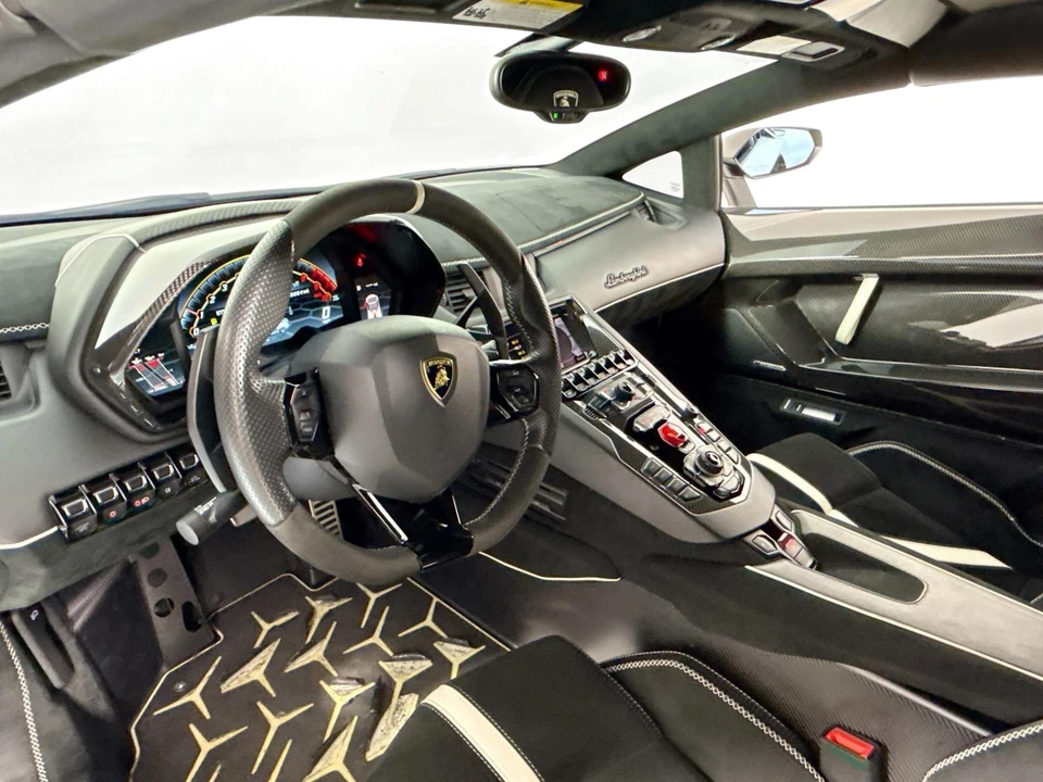 2020 Lamborghini Aventador SVJ LP770-4 Roadster - Image 29 of 31
