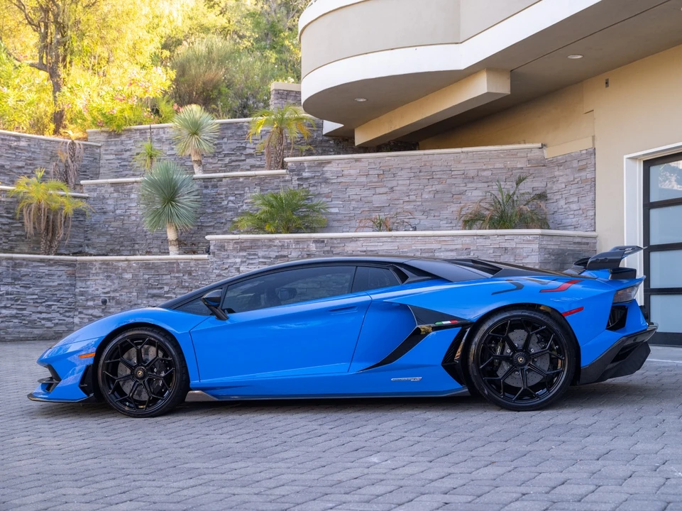 2020 Lamborghini Aventador SVJ LP770-4 - Image 9 of 31