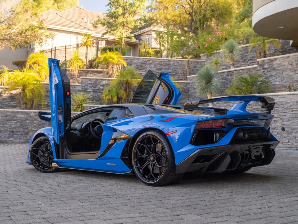 2020 Lamborghini Aventador SVJ LP770-4 - Image 6 of 31