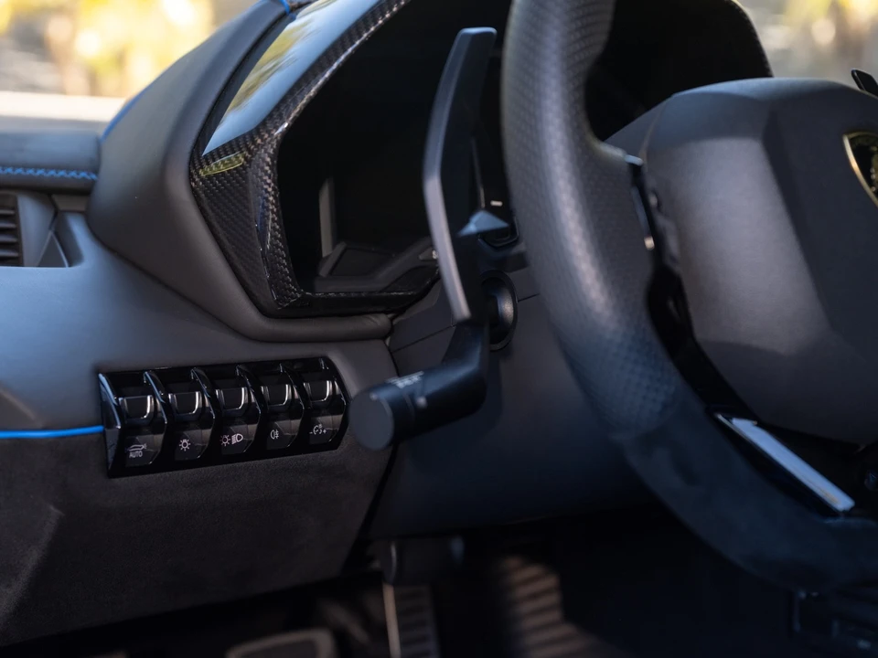 2020 Lamborghini Aventador SVJ LP770-4 - Image 30 of 31