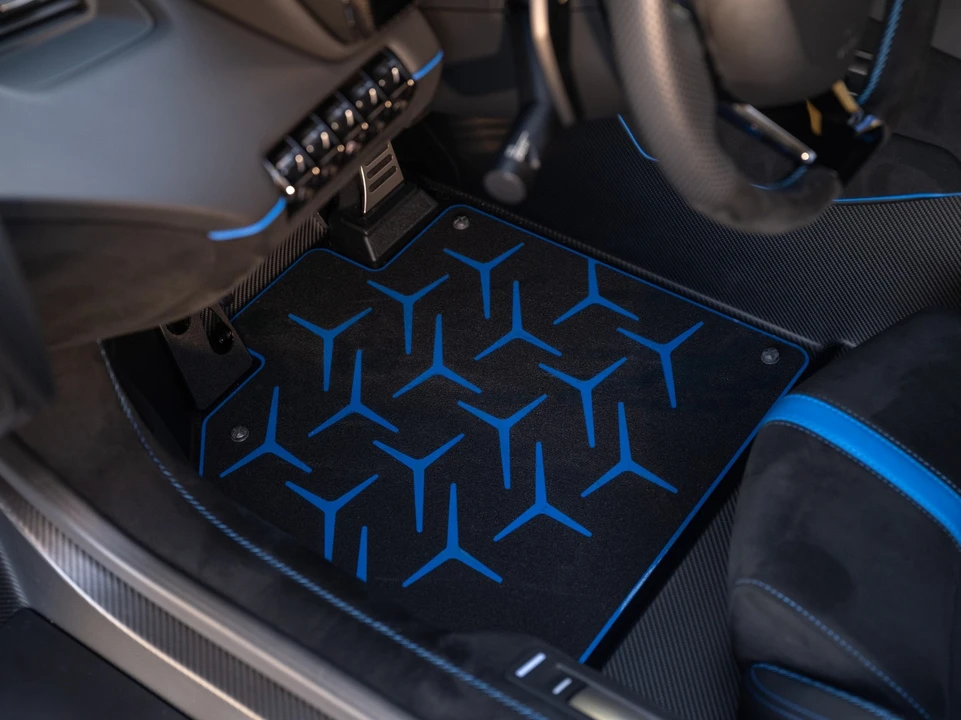 2020 Lamborghini Aventador SVJ LP770-4 - Image 29 of 31