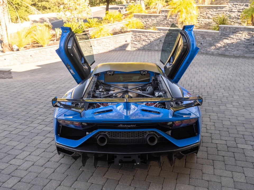 2020 Lamborghini Aventador SVJ LP770-4 - Image 8 of 31