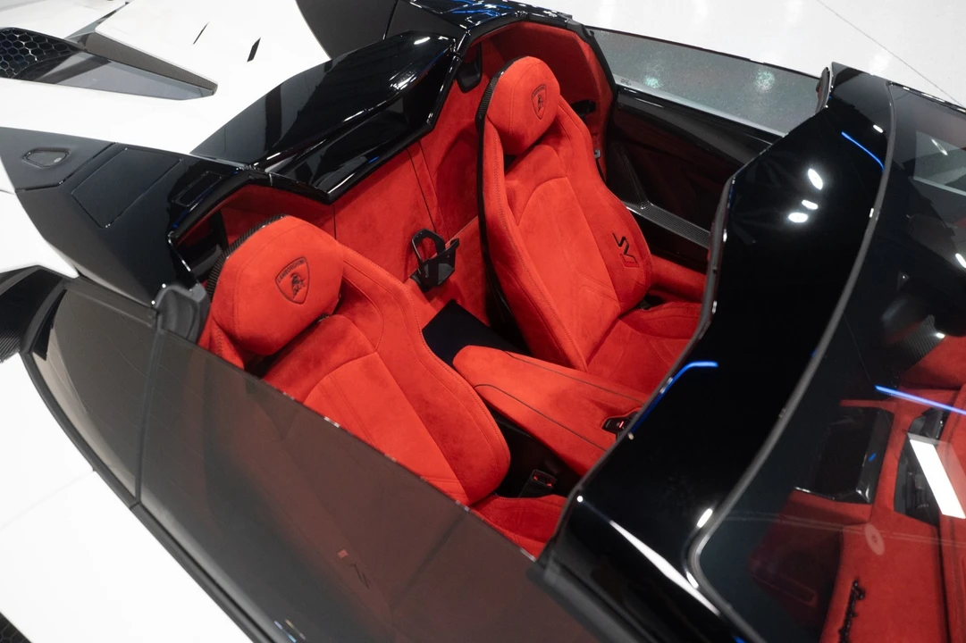 2020 Lamborghini Aventador SVJ LP770-4 - Image 26 of 31