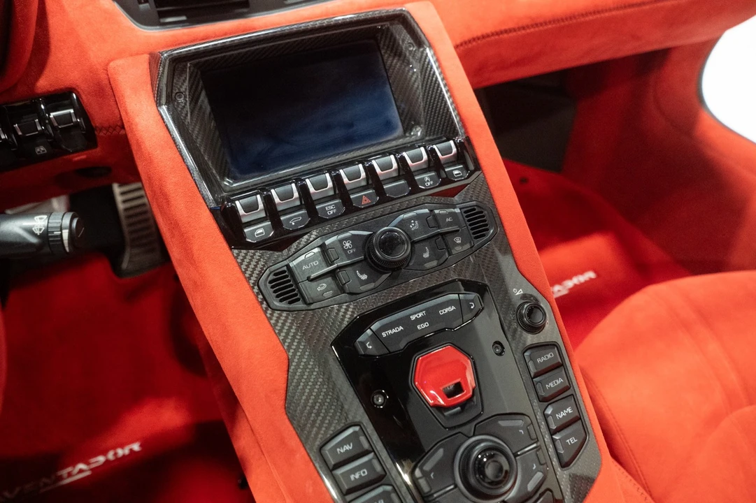 2020 Lamborghini Aventador SVJ LP770-4 - Image 23 of 31