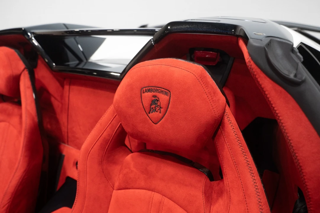 2020 Lamborghini Aventador SVJ LP770-4 - Image 19 of 31