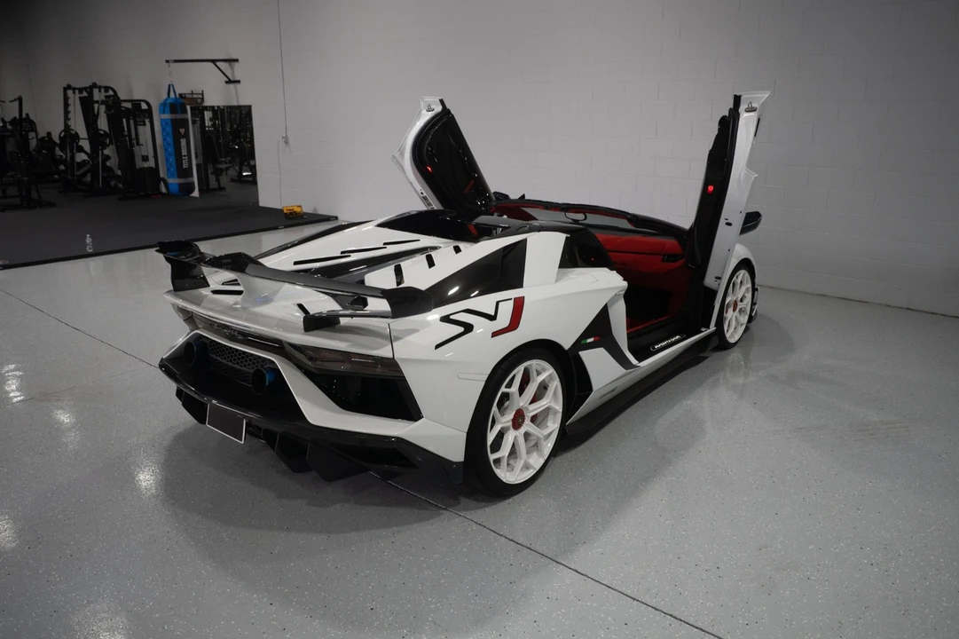 2020 Lamborghini Aventador SVJ LP770-4 - Image 4 of 31