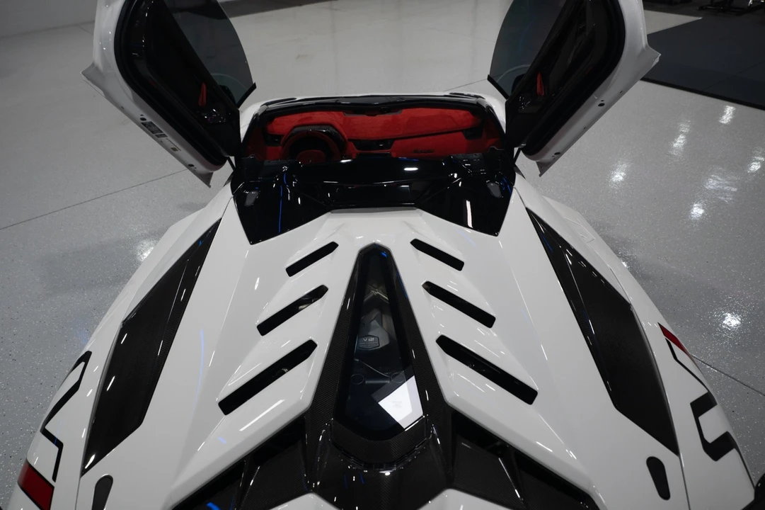 2020 Lamborghini Aventador SVJ LP770-4 - Image 14 of 31
